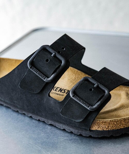 URBAN RESEARCH DOORS(アーバンリサーチドアーズ)の「BIRKENSTOCK EXCLUSIVE ARIZONA WB(NR)(サンダル・レディース・BLACK・35/36/37/38)」の3枚目の写真