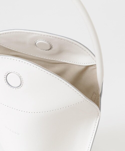 URBAN RESEARCH（アーバンリサーチ）の「MARROW　TWIST TOTE（ハンドバッグ・レディース・USUTAMAGO/BLACK/M WHITE・-）」の7枚目の写真