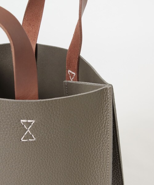 URBAN RESEARCH（アーバンリサーチ）の「Hender Scheme　paper bag big（トートバッグ・メンズ・dark brown/black/taupe/navy・FREE）」の14枚目の写真