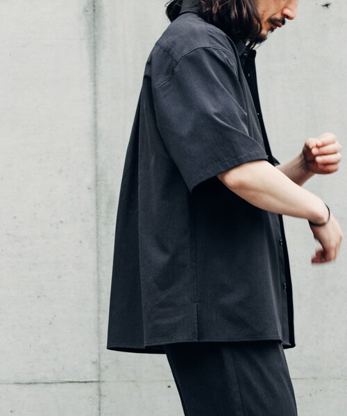 ITEMS URBANRESEARCH(アイテムズ アーバンリサーチ)の「『接触冷感/速乾/イージーケア』WINDY MESH ショートスリーブ シャツ(シャツ/ブラウス・メンズ・BLACK/CHARCOAL/NAVY/BOTANICAL・M/L/XL)」の8枚目の写真