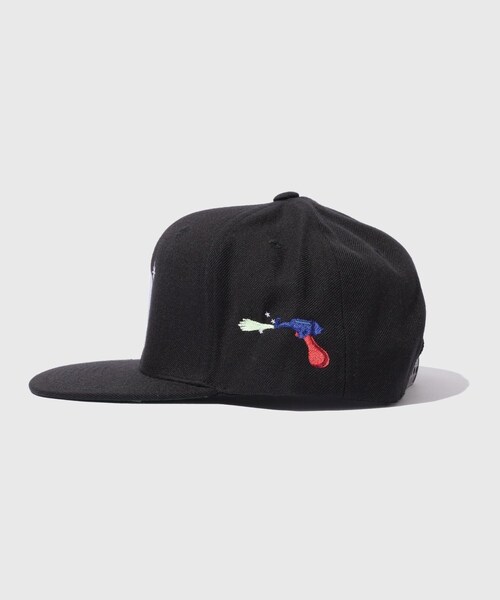 ADAM ET ROPE'(アダムエロペ)の「【Little Yarmouth/リトルヤーマス】AOI Embroidery Cap(キャップ・メンズ・ブラック・F)」の3枚目の写真