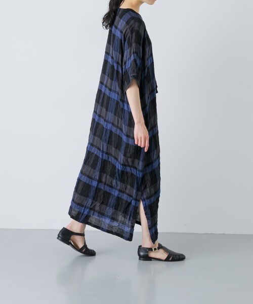 かぐれ（カグレ）の「Vlas Blomme　RAYON COTTON SHIRRING ONE-PIECE（ワンピース・レディース・BLUE・Free）」の5枚目の写真