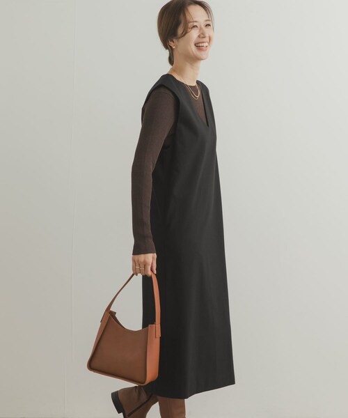 『UR TECH』ストレートラインジャンパースカート