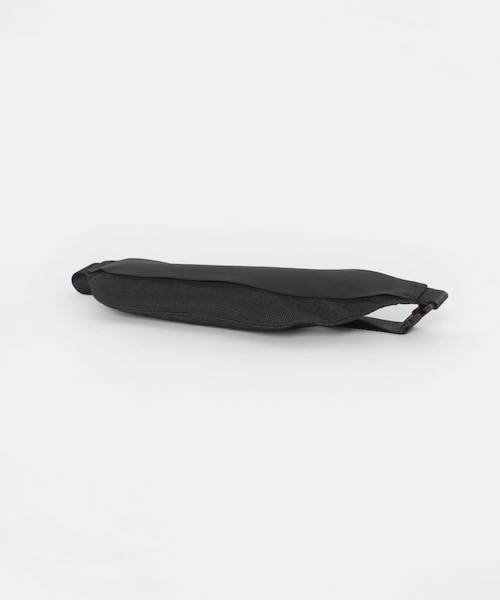 URBAN RESEARCH（アーバンリサーチ）の「ES.1　ULTRA WAIST BAG（ボディバッグ/ウエストポーチ・メンズ・black・Free）」の5枚目の写真