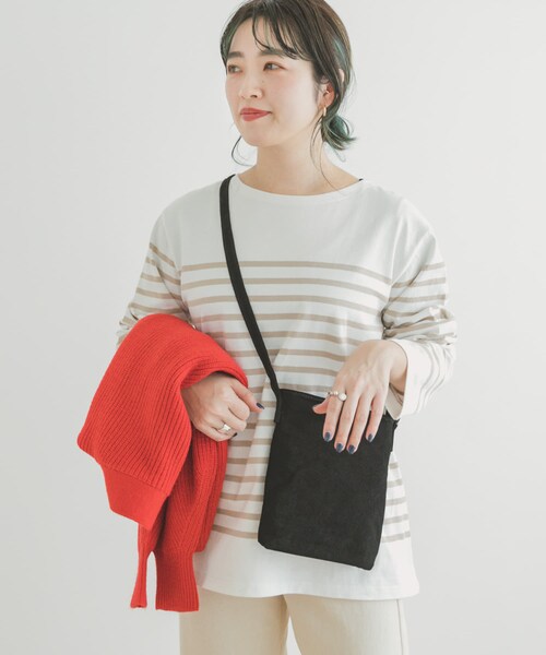 ITEMS URBANRESEARCH（アイテムズ アーバンリサーチ）の「PIG LEATHER ミニショルダーバッグ（ショルダーバッグ・メンズ・BLK/BEG/GRY・-）」の7枚目の写真