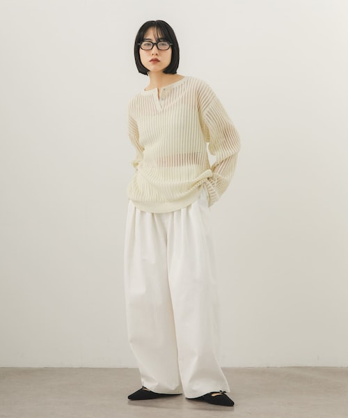KBF(ケイビーエフ)の「2WAYヘンリーネックシアーニット(ニット/セーター・レディース・IVORY/BLUE・One)」の8枚目の写真
