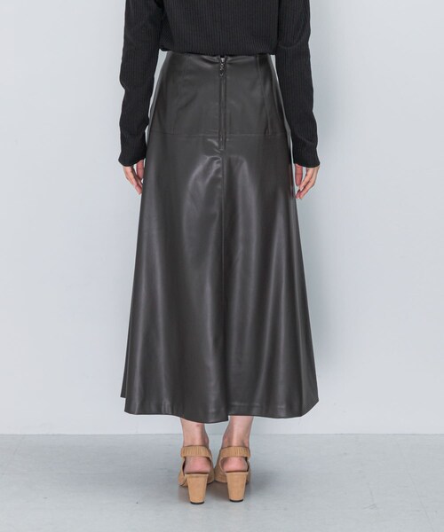URBAN RESEARCH ROSSO（アーバンリサーチロッソ）の「バックジップフレアスカート（スカート・レディース・LIGHTGRAY/MOCHA/DARKBROWN・36/38）」の19枚目の写真