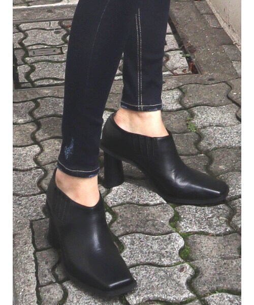 EMODA（エモダ）の「スクエアトゥハイヒール（ブーティ・レディース・ブラック/ホワイト・M/L/S）」の22枚目の写真
