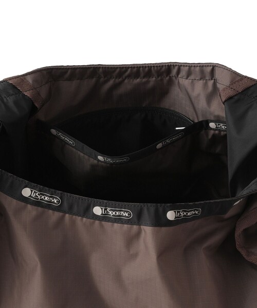 ADAM ET ROPE'(アダムエロペ)の「【LeSportsac for ADAM ET ROPE'】LARGE SPORTSAC LT (SOLID)(ショルダーバッグ・レディース・ブラック/ブラウン・F)」の21枚目の写真