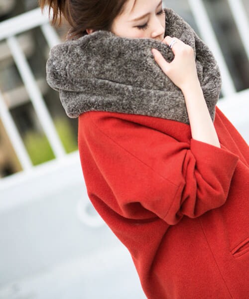 KBF（ケイビーエフ）の「WEB限定 ボリュームネックウォーマー（ネックウォーマー/スヌード・レディース・CHARCOAL/GRAYGE/BROWNMIX・one）」の5枚目の写真