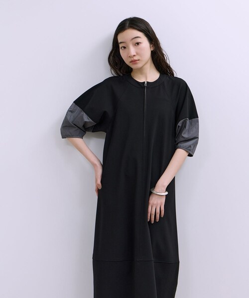 ADAM ET ROPE'(アダムエロペ)の「【WEB限定】ハーフZIPコクーンワンピース(ワンピース・レディース・ブラック/ダークブラウン/ネイビー・36/38)」の17枚目の写真