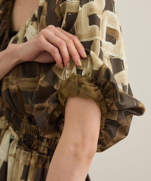 ROPE'(ロペ)の「スクエア ジオメトリックプリントワンピース/洗える(ドレス・レディース・ダークブラウン/ブルー・F)」の21枚目の写真