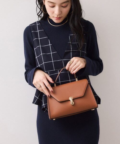 VIS(ビス)の「【WEB限定/追加】楕円金具ワンハンドルバッグ/2WAY(ハンドバッグ・レディース・ブラック/キナリ/キャメル・F)」の11枚目の写真