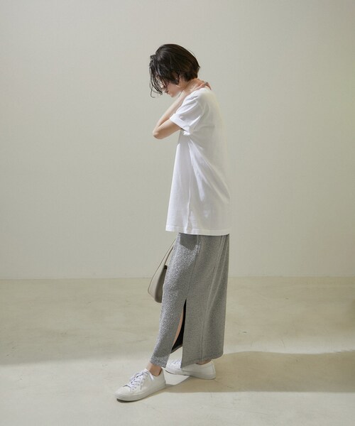 ADAM ET ROPE'（アダムエロペ）の「【J'aDoRe・店舗限定】【TEKLA（テクラ）】Short Sleeve Sleeping T-shirt（Tシャツ/カットソー・レディース・ブラック/ホワイト・S/XS）」の11枚目の写真