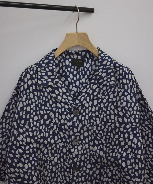 ADAM ET ROPE'(アダムエロペ)の「【BANANATIME(バナナタイム)】CROPPED HAWAIIAN SHIRT / クロップドハワイアンシャツ(シャツ/ブラウス・レディース・キナリ系/ネイビー系・S)」の12枚目の写真