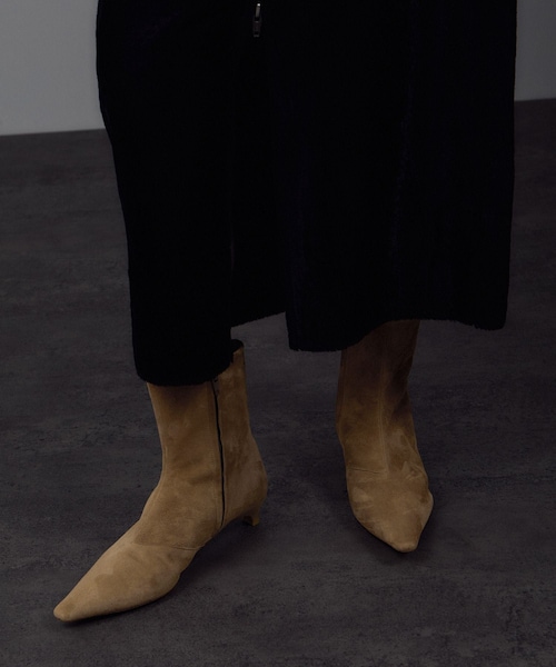 ADAM ET ROPE'(アダムエロペ)の「【W S(ドゥーブル)】ポインテッドトゥ レザーヒールショートブーツ(ブーツ・レディース・ブラック/キャメル・23.0/24.0/25.0/36/37/38)」の22枚目の写真