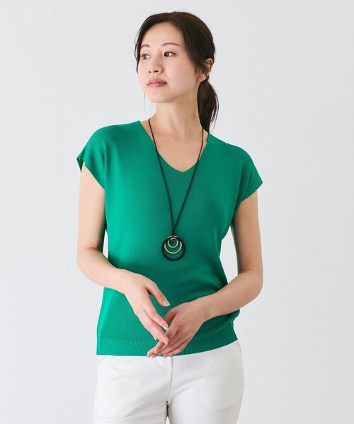 Jayro（ジャイロ）の「Vネックフレンチ袖ニット（ニット/セーター・レディース・ブラック/グレー/ベージュ/グリーン/ブルー/サックス/レッド/カラシ/オレンジ・F）」の4枚目の写真