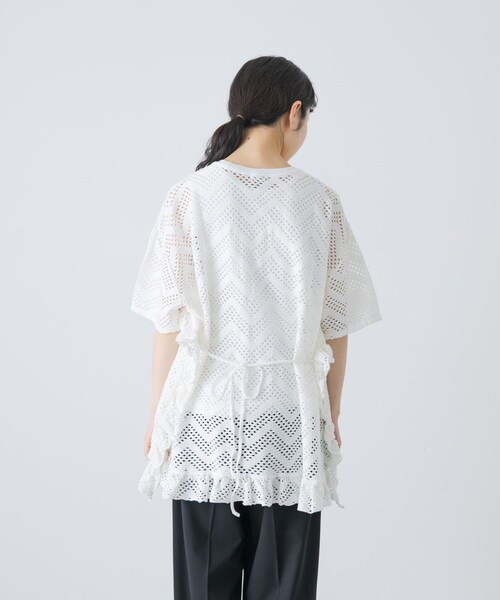 かぐれ(カグレ)の「unfil PATTERN MESH RUFFLED T-SHIRTS(Tシャツ/カットソー・レディース・OFF WHITE/BLACK・1)」の4枚目の写真