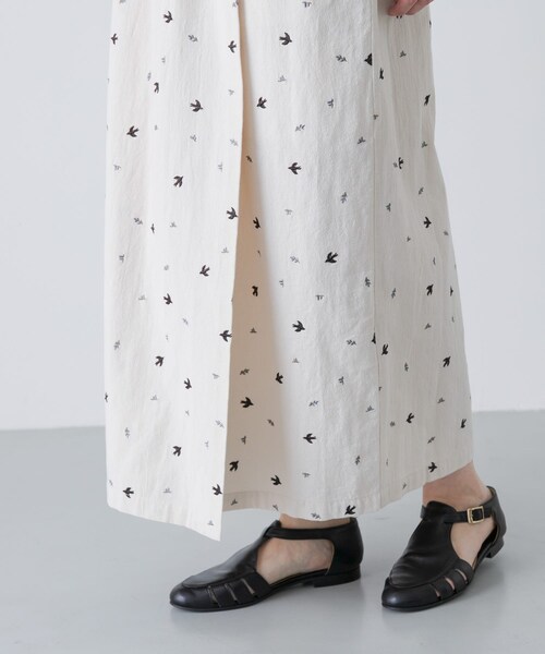 かぐれ（カグレ）の「ツバメ刺繍ラップスカート（スカート・レディース・IVORY/BLACK・Free）」の15枚目の写真