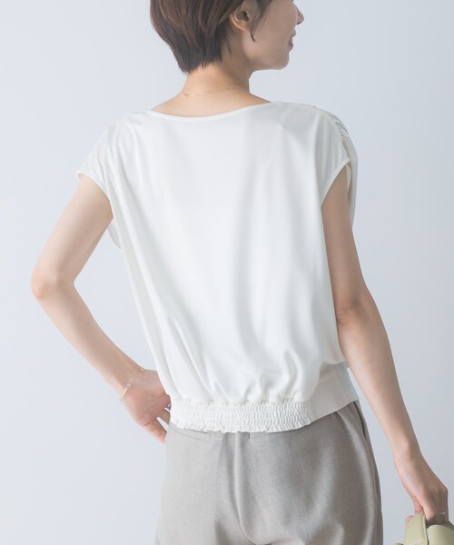 URBAN RESEARCH ROSSO（アーバンリサーチロッソ）の「トリアセ混ドレープネックカットソー（Tシャツ/カットソー・レディース・OFF WHITE/BROWN・Free）」の7枚目の写真