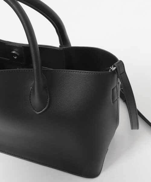 KBF（ケイビーエフ）の「チャーム付きワイドボックスBAG（ハンドバッグ・レディース・OFF/BLACK・One）」の20枚目の写真