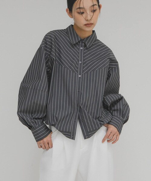 KBF（ケイビーエフ）の「コクーンフォルムシャツ（シャツ/ブラウス・レディース・OFF/BLUEst/CHARCOALst・One）」の6枚目の写真