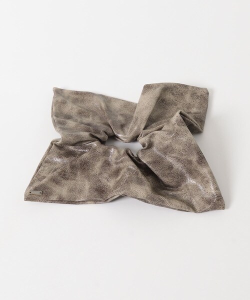 URBAN RESEARCH ROSSO（アーバンリサーチロッソ）の「heyep　FAUX LEATHER SCRUNCHIE（ヘアゴム・レディース・BROWN/BEIGE・-）」の2枚目の写真