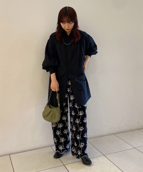 URBAN RESEARCH(アーバンリサーチ)の「crinkle crinkle crinkle velvet embroidery pants(その他パンツ・レディース・SILVERLAME/BLACKLAME・FREE)」の14枚目の写真