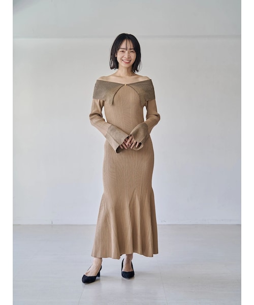 TONAL（トーナル）の「オフショルランダムニットワンピース（ワンピース・レディース・ベビーピンク/ネイビー/ベージュ・M）」の2枚目の写真