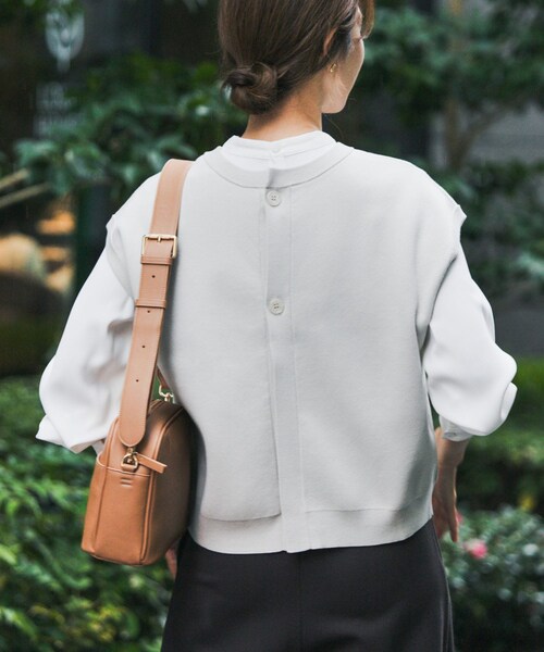 URBAN RESEARCH DOORS（アーバンリサーチドアーズ）の「『仁村紗和さん着用』『UR TECH Renew Knit』2WAYベスト（ベスト・レディース・GREIGE/NAVY・Free）」の15枚目の写真
