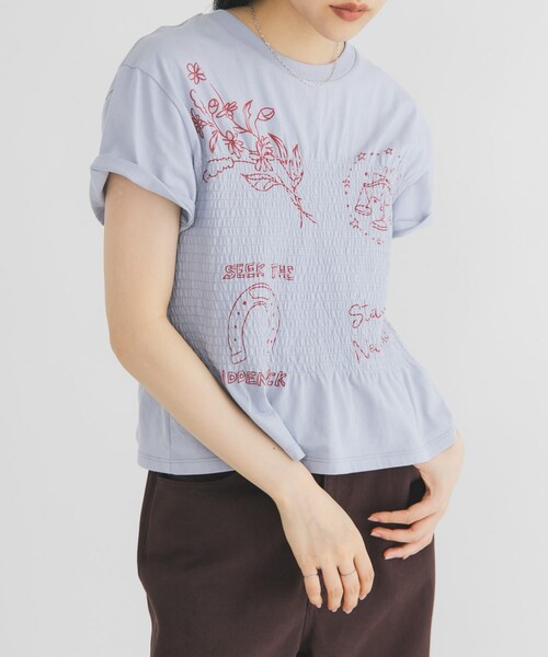 KBF（ケイビーエフ）の「シャーリングデザインプリントTEE（Tシャツ/カットソー・レディース・IVORY/BROWN/BLUE・One）」の22枚目の写真