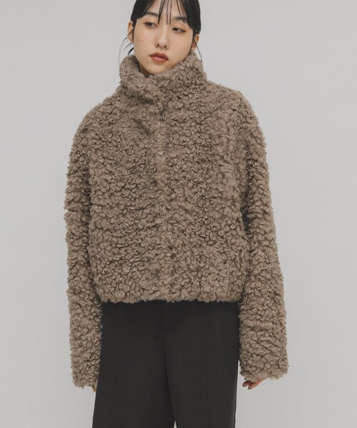 KBF（ケイビーエフ）の「フォルムボアジャケット（テーラードジャケット・レディース・SOY/MATCHA/GREIGE・One）」の15枚目の写真