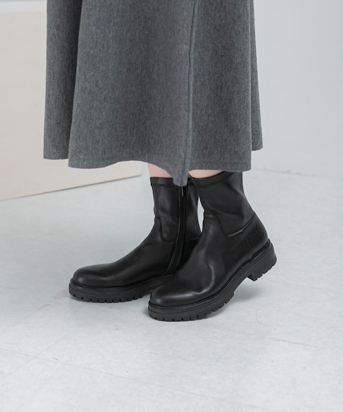 URBAN RESEARCH ROSSO（アーバンリサーチロッソ）の「『WEB限定』タートルネックデザインスリーブワンピース（ワンピース・レディース・GRAY/RED/D/BROWN/NAVY・FREE）」の16枚目の写真