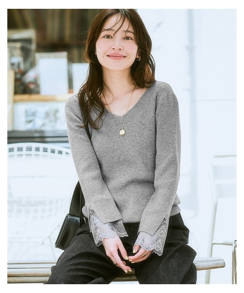 nissen（ニッセン）の「【ふんわりモチモチ素材】袖口レースVネックリブニット＜大きいサイズ有＞（ニット/セーター・レディース・黒/杢グレー/モカベージュ/オフホワイト・S/M/L/LL/3L/4L/5L/6L）」の21枚目の写真