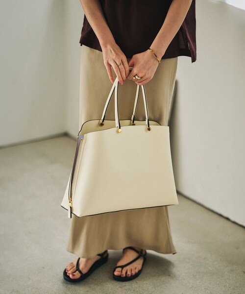 ROPE'(ロペ)の「【E'POR】【WEB限定】Y BAG Medium+/A4対応・通勤(トートバッグ・レディース・キナリ/ベージュ/ブルー系・F)」の10枚目の写真