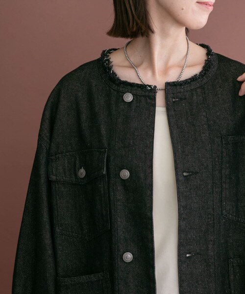 ITEMS URBANRESEARCH(アイテムズ アーバンリサーチ)の「デニムオーバーノーカラージャケット(デニムジャケット・レディース・BLK/BRN/IDG・Free)」の5枚目の写真