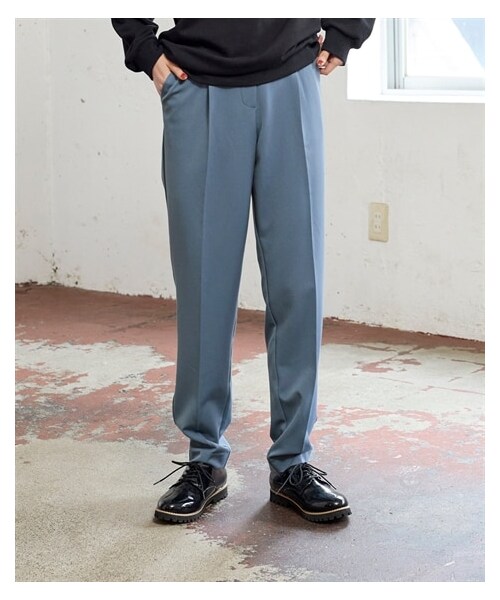 nissen（ニッセン）の「大きいサイズ こなれBEAUTYストレッチテーパードパンツ（ゆったりヒップ）(選べる２レングス)（パンツ・レディース・スモーキーグリーン/グレイッシュブルー/ネイビー/黒/オフホワイト・L/LL/3L/4L/5L/6L/8L/10L）」の9枚目の写真