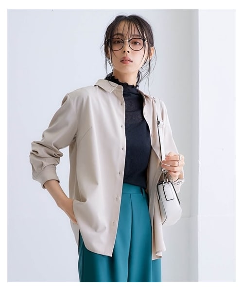 nissen（ニッセン）の「さらりとろけるレギュラーカラーシャツ（防しわ・吸汗速乾）＜大きいサイズ有＞（シャツ/ブラウス・レディース・サンドベージュ/ミスティーカーキ/オフホワイト/グレージュ/黒/セージグリーン/チャコール・L/LL/3L/4L/5L/6L/8L/10L/S/M）」の12枚目の写真