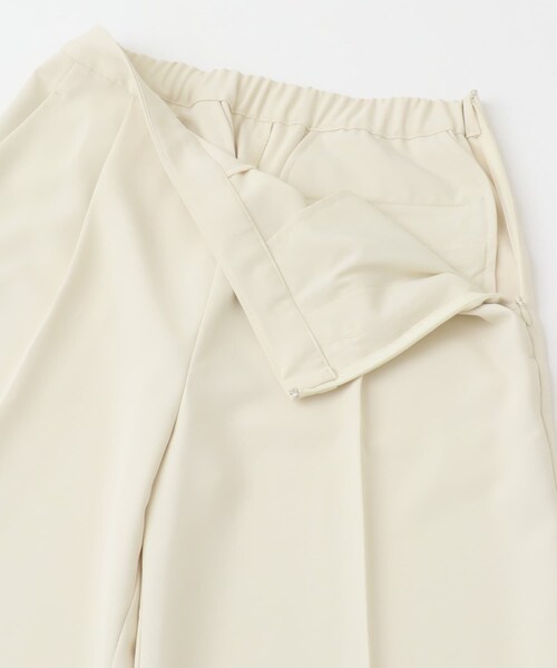 URBAN RESEARCH ROSSO（アーバンリサーチロッソ）の「『WEB/一部店舗限定』『撥水』センタープレスイージーパンツ（その他パンツ・レディース・ecru/black・36/38）」の13枚目の写真