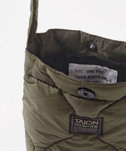 ITEMS URBANRESEARCH(アイテムズ アーバンリサーチ)の「TAION Cross Body Down Bag -S(ショルダーバッグ・メンズ・BLK/G.BEIGE/D.OLIVE/D.NAVY/PAINT CAMO・-)」の22枚目の写真