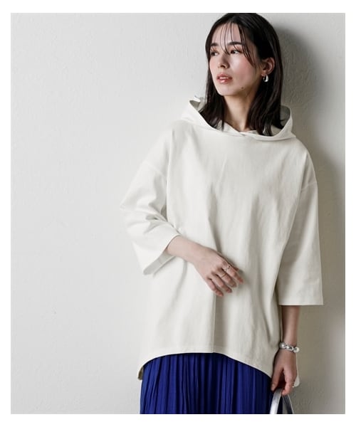 nissen（ニッセン）の「綿１００％バスク6分袖ビッグパーカー（UVカット）＜大きいサイズ有＞（パーカー・レディース・黒/オフホワイト/ダークグレー/ミルクベージュ/スモーキーグリーン/ソフトピンク/インクブルー・S~M相当/L~LL相当/3L~4L相当/【没】5L~6L相当/【没】8L相当/【没】10L相当/5L~6L相当/8L相当/10L相当）」の3枚目の写真