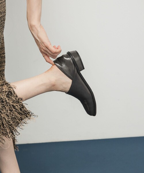 KBF（ケイビーエフ）の「センターステッチスクエアトゥスライドシューズ（その他シューズ・レディース・BLACK/CHARCOAL・36/37/38）」の20枚目の写真