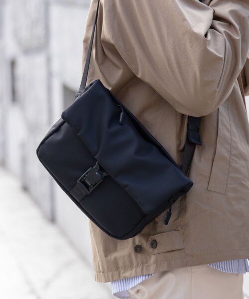 RODE SKO（ロデスコ）の「撥水フィドロックショルダーバッグ S（ショルダーバッグ・メンズ・BLACK/KHAKI・S）」の5枚目の写真