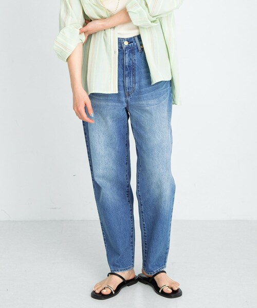 URBAN RESEARCH Sonny Label（アーバンリサーチサニーレーベル）の「『34サイズ/低身長向けも展開』ワイドテーパードデニム（デニムパンツ・レディース・ミッドブルー/ホワイト・34/36/38）」の19枚目の写真