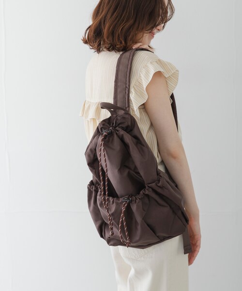 URBAN RESEARCH Sonny Label（アーバンリサーチサニーレーベル）の「撥水ワンショルダーボディバッグ（バックパック/リュック・レディース・ブラック/ブラウン・One）」の7枚目の写真