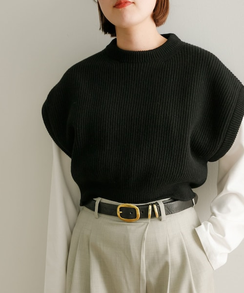 URBAN RESEARCH（アーバンリサーチ）の「『別注』ROUTINE×URBAN RESEARCH　WOOL KNIT VEST（ベスト・レディース・WHITE/BLACK/GREEN/WINE・-）」の2枚目の写真