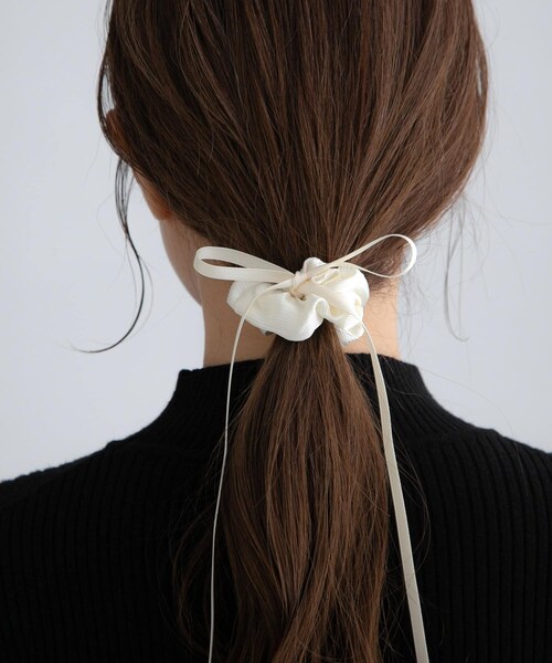 URBAN RESEARCH Sonny Label（アーバンリサーチサニーレーベル）の「細リボンシュシュ（ヘアゴム・レディース・ホワイト/ブラック・One）」の5枚目の写真