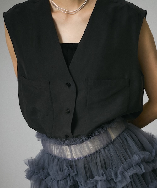 ADAM ET ROPE'（アダムエロペ）の「[25SS]GENTLE SILKジレ【セットアップ対応】（ベスト・レディース・ブラック/ベージュ/ブルー・F）」の4枚目の写真