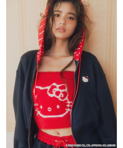 CALNAMUR（カルナムール）の「【HELLO KITTYコラボ】スウェットコンパクトフーディー（スウェット・レディース・チャコールグレー/ピンク/ネイビー・F）」の7枚目の写真