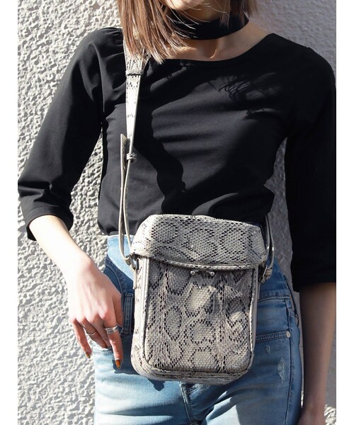 EMODA（エモダ）の「カバークロスボディバッグ（ボディバッグ/ウエストポーチ・レディース・ブラック/ブラウン/ライトミックス・F）」の3枚目の写真